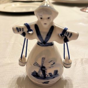 Vintage Porcelain Figurine Blue Delft Dutch Girl Bell, mint condition.